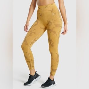 GymShark Adapt Camo Seamless Leggings - Ruched Back